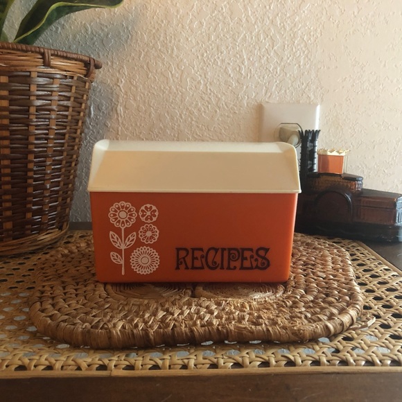 Vintage America Kitchen 7s Retro Orange Daisy Flower Plastic Recipe